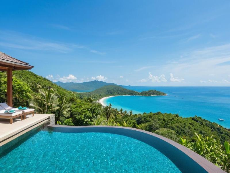 Luxury Beachfront 5BR Villa in Choeng Mon